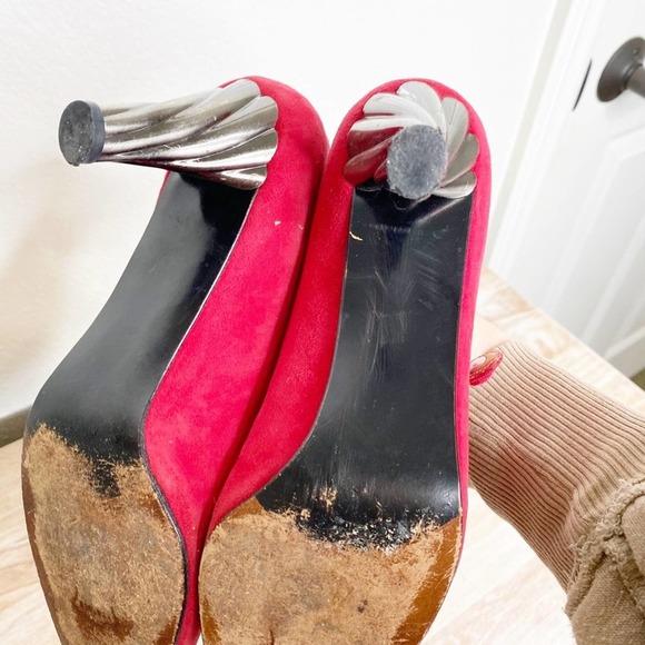 Vintage Stuart Weitzman red classic button pumps size 8 - Picture 7 of 10